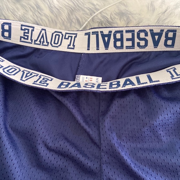 Shorts - Picture 6 of 7